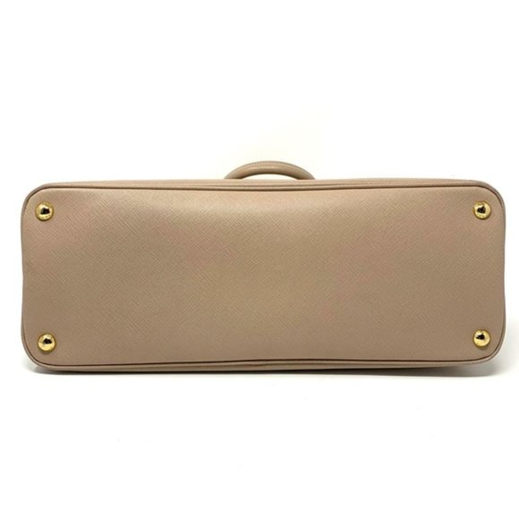 100% Auth Prada Saffiano Handbag - Picture 6 of 10